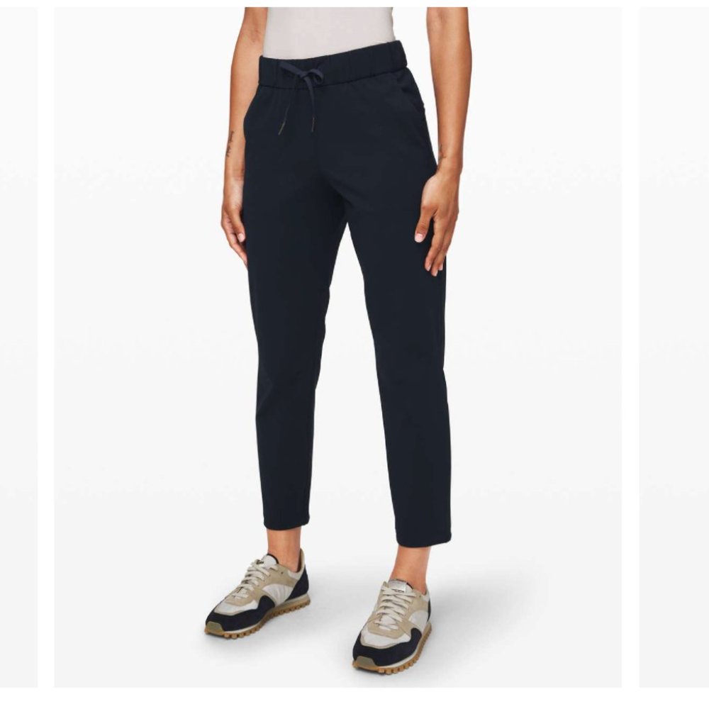 lululemon On the Fly 7/8 Pant *Woven Navy Size 2